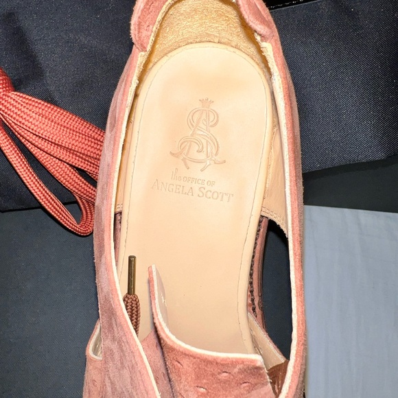 The Office of Angela Scott - Picture 2 of 8